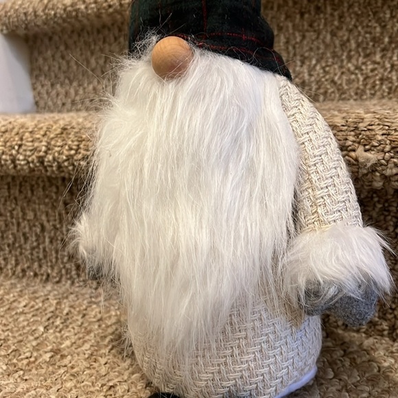 LIKE NEW POTTERY BARN CHRISTMAS GNOME - Picture 4 of 9